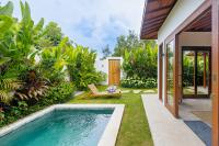 Villa with Garden View