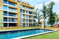 Karolina Lakefront Residence with Private Garden - B&B