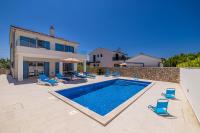 Holiday house DAN with private pool - Chambres d’hôtes Kras