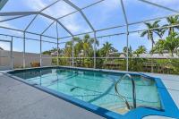 Canal Views, Gulf Access, Heated Saltwater Pool, Bikes - Coastal Serenity - Roelens - B&B Cape Coral
