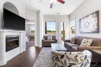 Blue Bird by Lake Escape - Near Silver Dollar City - B&B