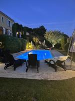 beautiful 4 bedroom villa, pool, Luberon - Bed and Breakfast Cadenet