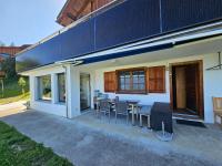 Försterhaus Dalin Ferienwohnung Schweizer Alpen - B&B Präz