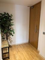 LUX 2bed City Centre and AO Arena Free Parking Modern Apt - B&B