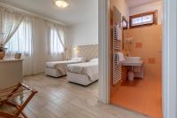 Doppel-/Zweibettzimmer mit Gartenblick