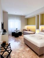 Camera Tripla Superior