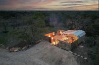 Romantic Luxury stay w Sauna, Pool & Amenities on 10 acres - B&B Wimberley