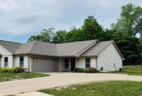Beautiful 3 bed 2 bath condo - B&B Loves Park
