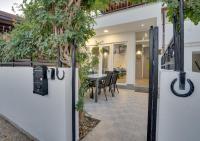 Oroklini Star 200metres From The Sandy Beach - B&B Larnaka