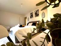 Beautiful Spacious Kingsize Room Near Oval Station - B&B London