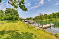 3 Mi to Seneca Lake Couples Apt with River Access - B&B