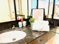 Private Pool Villas Sukhumvit 26 Near BTS Phrom Phong and EmSphere - Chambres d'hôtes Bangkok
