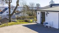 Onsala Resort villa by the sea with seclusive pool & jacuzzi! - B&B Onsala