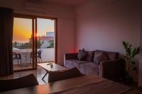 Bright sea view suite with sunset & pool Paphos - Ferienwohnung Kissónerga