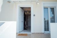 Elegant 3BR Seaside Home with Great View - Bed and Breakfast Mytilini
