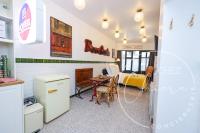 Paris Retro Bistro Escape Authentic & Cozy - B&B Parigi