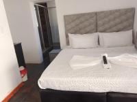 Duminy Lodge Monthly Rentals - B&B