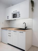 Estudio con balcón