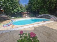 MAISON OROUET PISCINE 4 CHAMBRES - B&B Saint-Jean-de-Monts