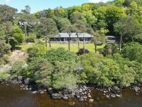 Caragh Lake House - Lakeside Escape and Sauna - Bed and Breakfast Killorglin