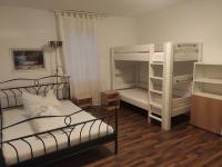 Chambre Quadruple avec Salle de Bains Commune