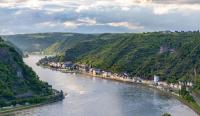 Modernes Apartment mit Burg- & Rheinblick - Ferienwohnung Sankt Goarshausen