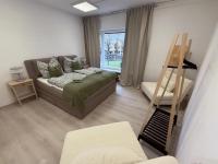 Five-Bedroom Deluxe Apartment