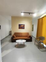 Deluxe Studio