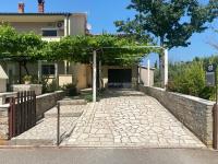 Apartment Dragica - B&B Valbandon