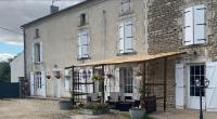 Large French Farmhouse - Ferienwohnung Néré