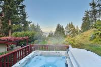 Dolphin House - Bed and Breakfast Nanoose Bay
