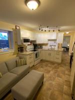 Ravens Nest Cozy Lower One Bedroom Suite - B&B