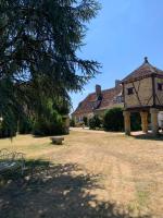 Fleur-de-lis House, French gite - Chambres d'hôtes Saint-Sulpice-d'Excideuil