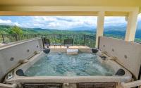 Falcons View - B&B Gatlinburg