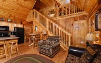 Think a Little Less - Outdoor Hot Tub, Pool Table, Arcade + Air Hockey! - B&B Gatlinburg