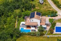 Villa Emely for 8 people near Porec with heated pool & jacuzzi - B&B Gradina