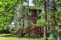 Baba Yaga Treehouse - B&B