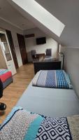 Dreibettzimmer mit Bad