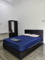 D'Aleena Homes Kodiang - Guesthouse 1 - Bed and Breakfast Kodiang