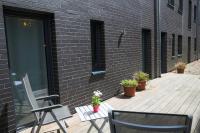Fewo Art City-Studio Kassel-Innenstadt am Fulda-Ufer, 3 Schlafzimmer, Boxspring-Betten, bis 8 Personen, kostenfreier Parkplatz, Balkon, Terrasse, Fahrstuhl - Chambres d'hôtes Cassel