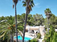 private Villa mit eigenem Pool unter Palmen - B&B