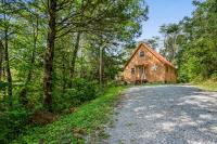 Bear Tracks Lodge By Avada Properties - Bed and Breakfast Sevierville