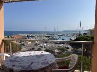 Le Capitole T2-3, 40m2, 4 personnes, vue mer excep - B&B Fréjus