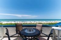Relaxing Beachfront Stay at The Apollo - B&B Marco Island