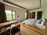 Camera Matrimoniale con Vista Giardino