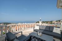 Villa Božica - sea view stone villa with free parking - Chambres d'hôtes Makarska