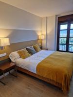 Three-Bedroom Apartment with Mountain View