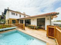 Designer villa with pool - B&B