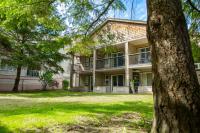 The Riverbend Modern Studio at Harrison Lake - B&B Harrison Hot Springs