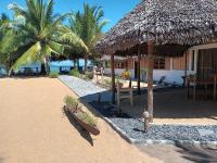 Ravoravo beach house Nosy Be-Atanfondro - Bed and Breakfast Antafondro